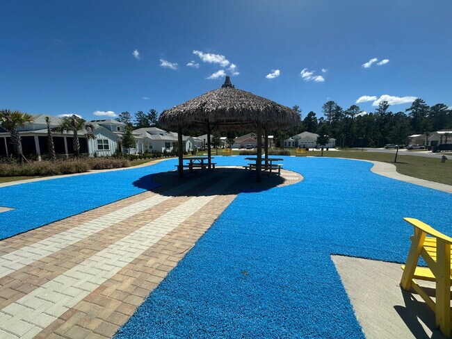 Building Photo - Margaritaville Two Bedroom Fully Furnished Home!