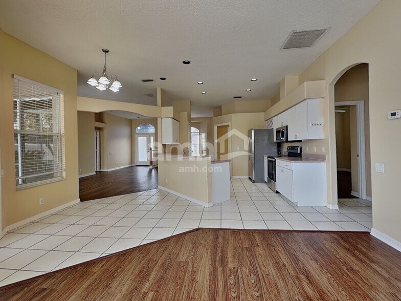 Building Photo - 4817 76th Ct E