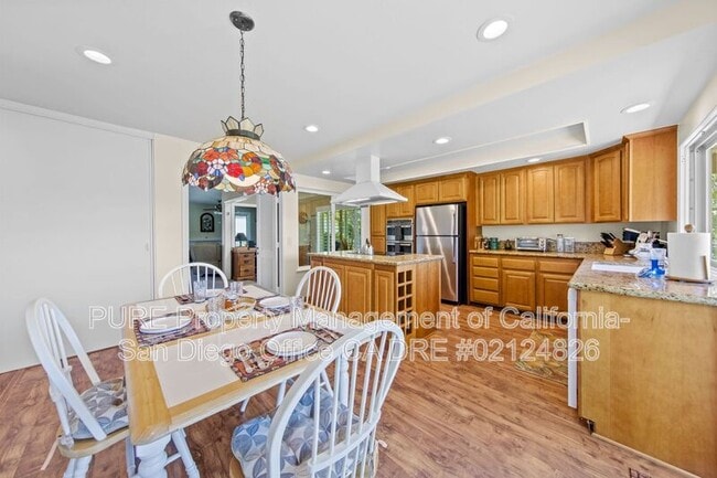 Building Photo - 12576 Oaks N Dr