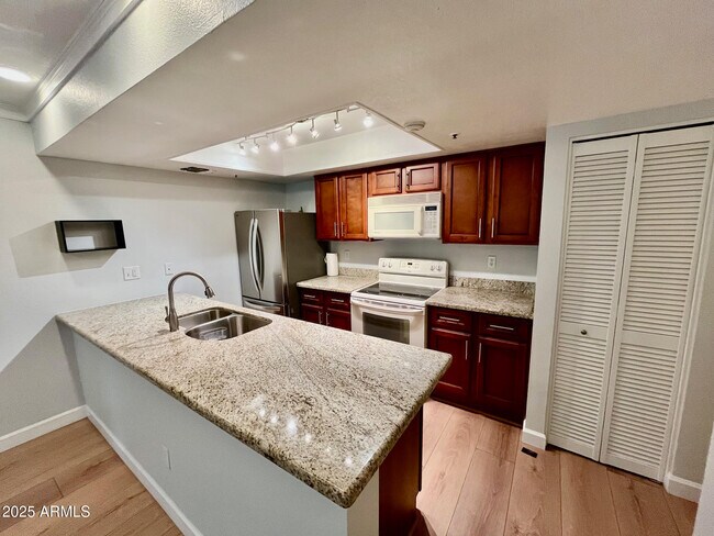 Building Photo - 7777 E Main St