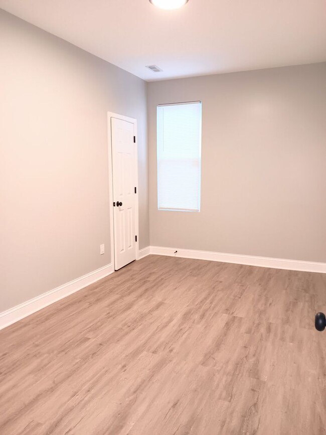 Building Photo - 3721 Main St