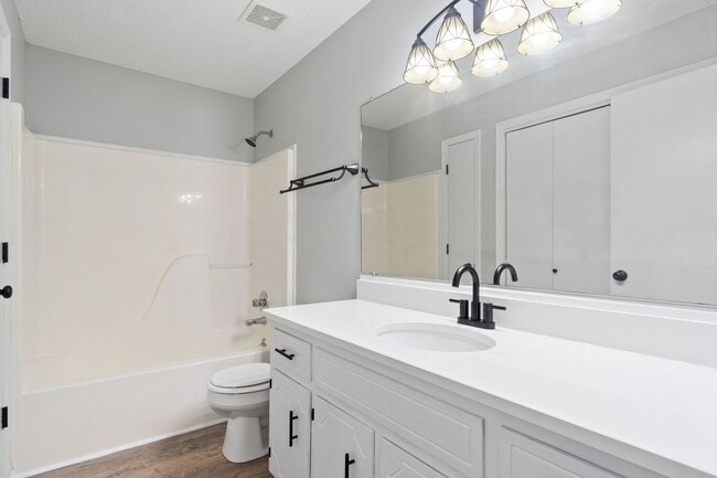 Building Photo - Renovated Two Bedroom Outside Gate 1!