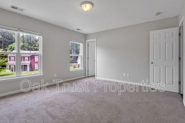 Building Photo - 438 Green Park Ln