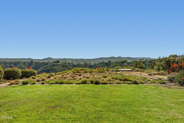 Building Photo - 2075 Linda Flora Dr