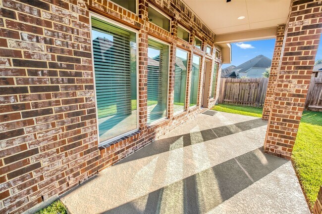 Building Photo - 2911 River Flower Ln