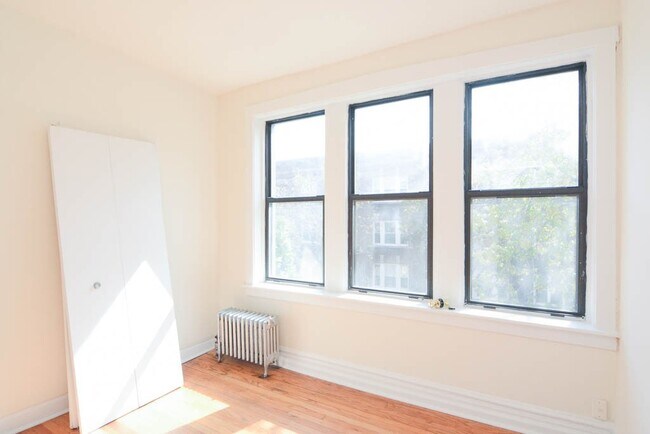 Building Photo - 1532 N Kedzie Ave