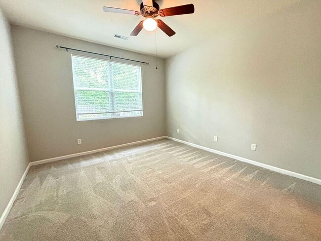 Building Photo - Available Now-Beautiful 4 BR/3BA Home