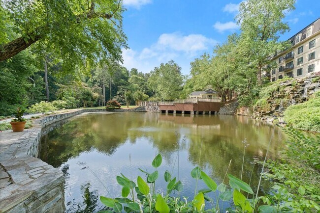 Building Photo - 25312 Plantation Dr NE