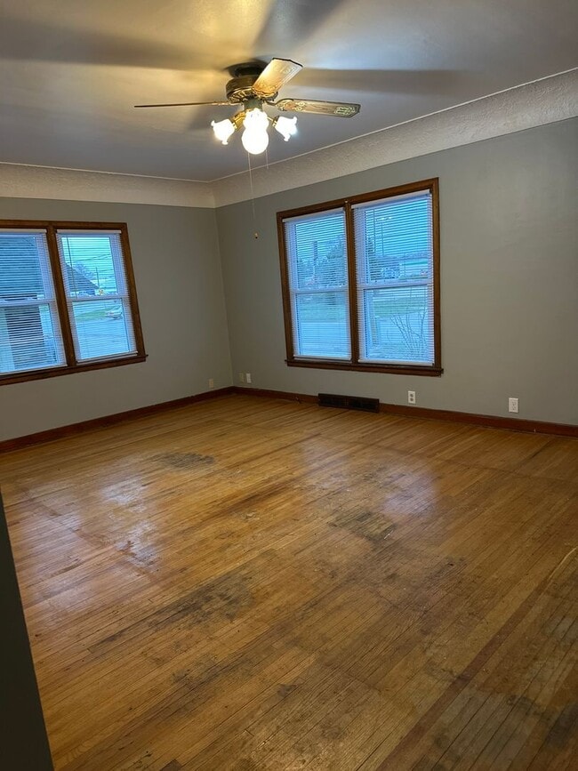 Building Photo - 415 La Porte Rd