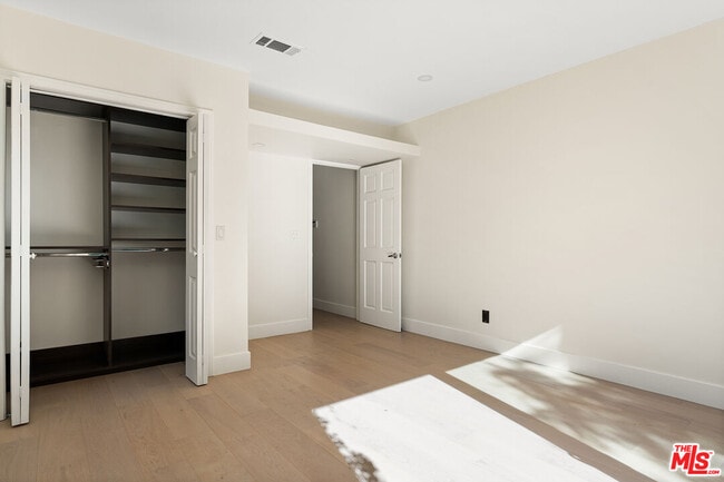 Building Photo - 8921 Ashcroft Ave