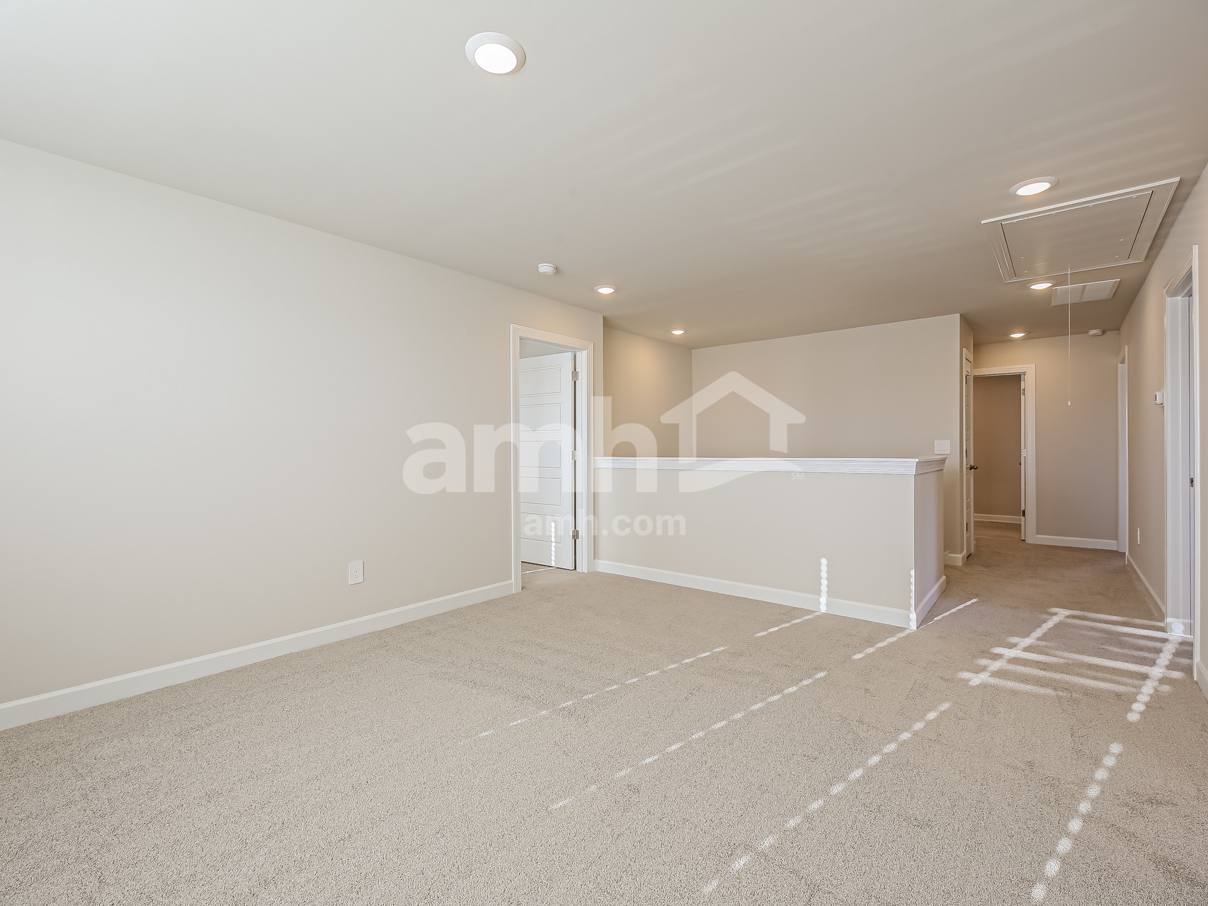 Building Photo - 806 Treeline Rd