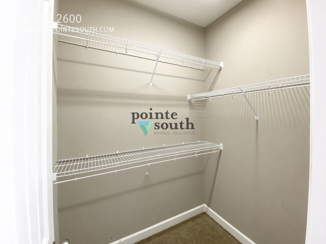 Building Photo - 9426 Sanibel Loop