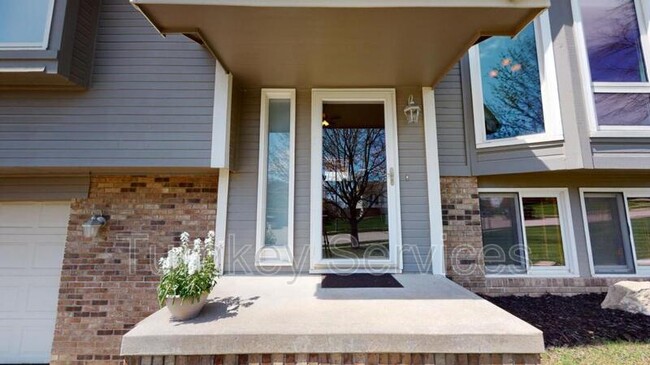 Building Photo - 204 Summerset Dr