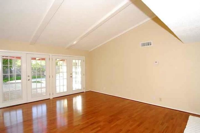 Building Photo - 3151 Kinkaid Dr