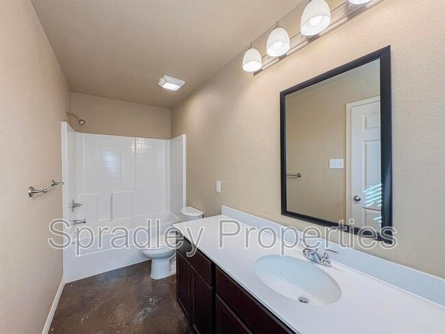 Building Photo - 1012B Menard Ct