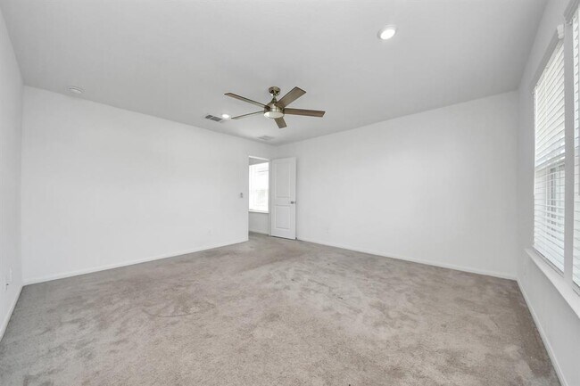Building Photo - 23415 Pagoda Oak Dr