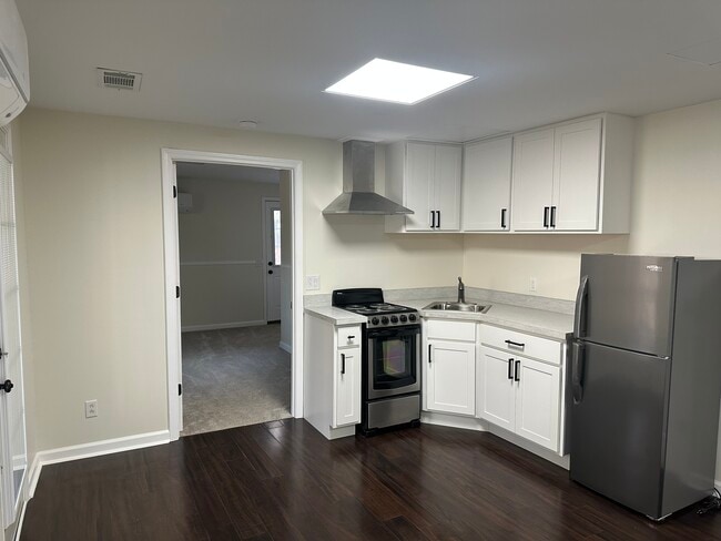 Primary Photo - 546 Matthew Dr