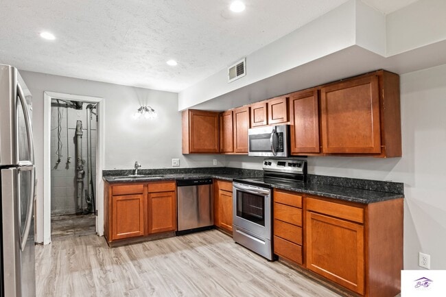 Building Photo - 3012 Menke Cir