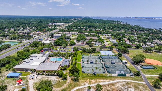 Building Photo - 2490 Pepper Dr