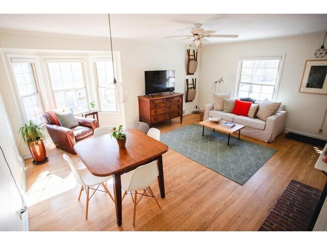 Building Photo - 521 5th Ave SE