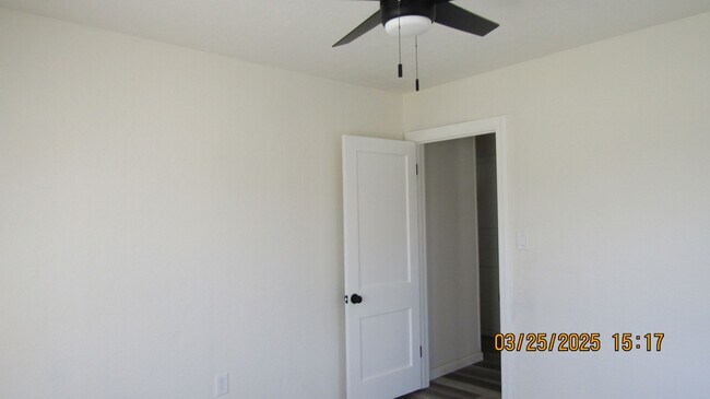 Building Photo - Newly renovated! Pet Friendly! Centrally l...