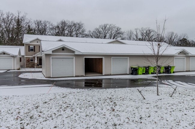 Building Photo - Trailside Condo-2 Bd 2.5 Bath