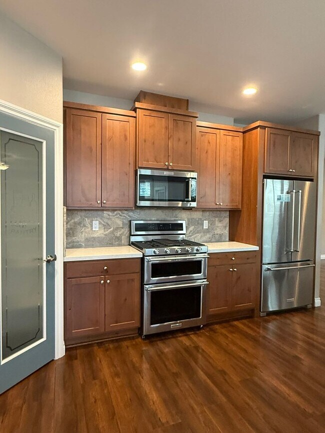 Building Photo - 1317 Cedar Creek Cir