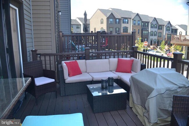 Building Photo - 1015 Rampart Dr