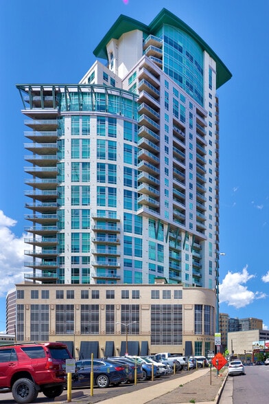 Building Photo - 2001 Lincoln St