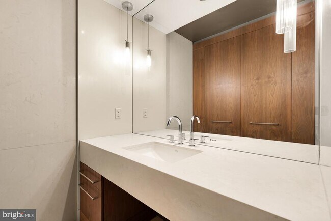Building Photo - 2725 39th St NW