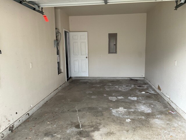 Building Photo - 3/2 Home with a Yard and Central AC