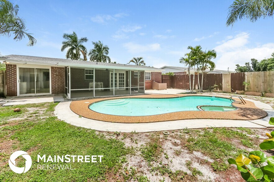 Building Photo - 3626 Everglades Rd
