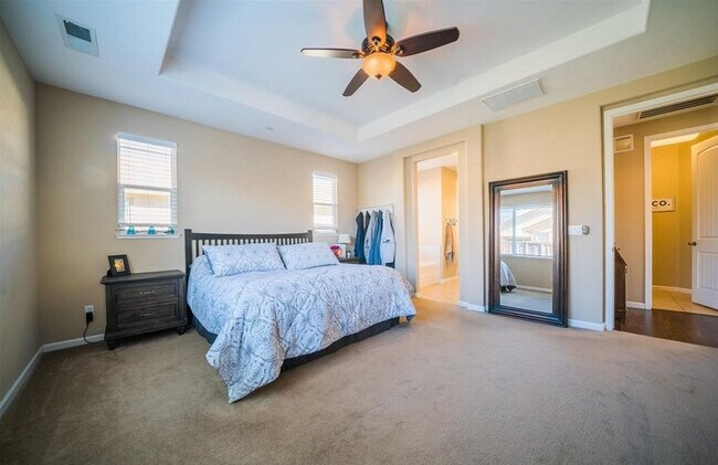 Building Photo - 3 Bedroom Home for Rent in Chico CA | Meadow Brook Ranch, Fireplace, Washer & Dryer
