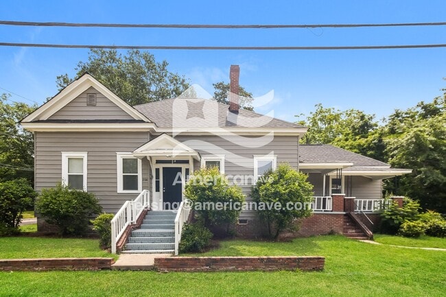 Building Photo - 2116 Pinehurst Rd