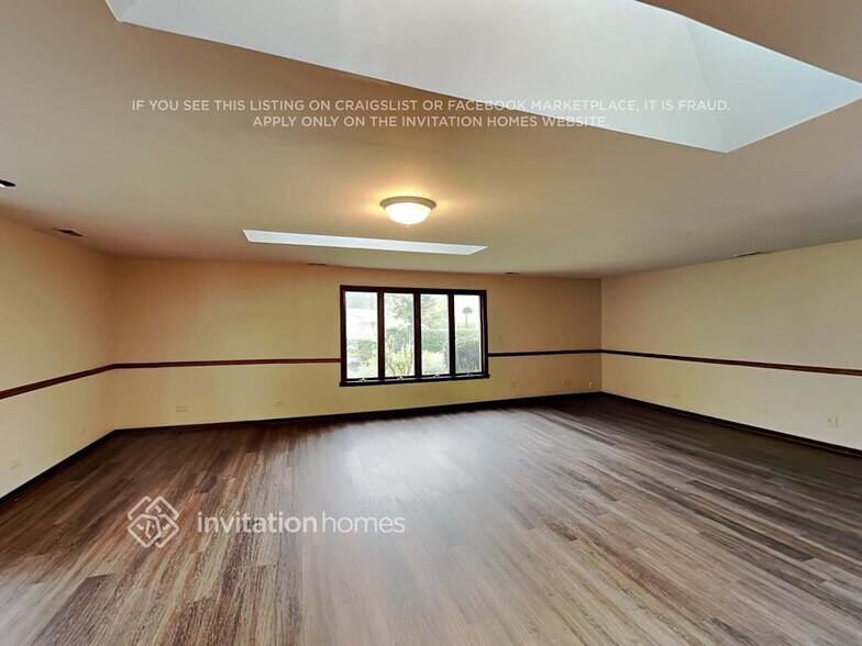 Building Photo - 16400 Sherwood Dr