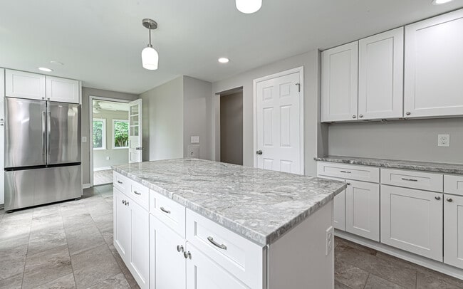 Building Photo - 4236 Tanglewood Dr