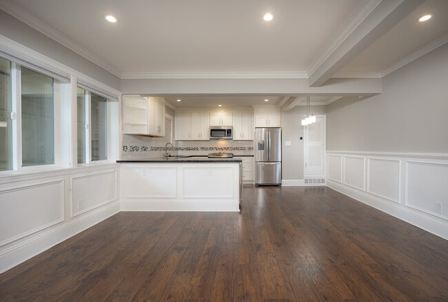 Aqua Terra 1 Bed, 1 Bath Living/Dining - Aqua Terra Apartments