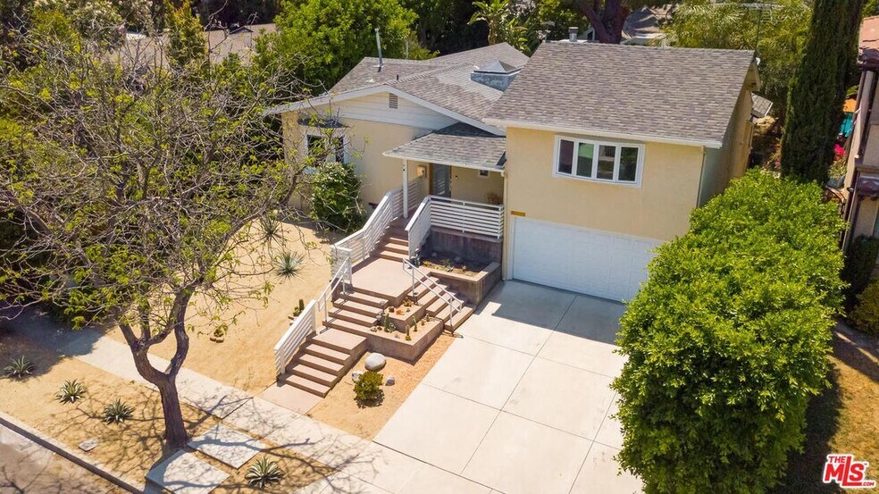 Primary Photo - 4111 Allott Ave