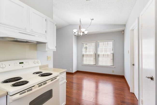 Building Photo - 9929 Village Briar