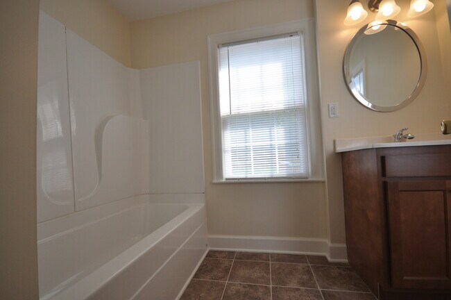 Building Photo - 505 Pyke Rd