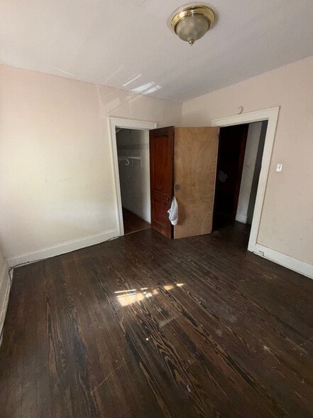 Building Photo - 8116 Pelham Ave