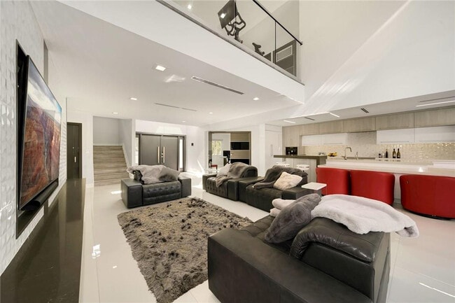 Primary Photo - 11839 Highland Pl