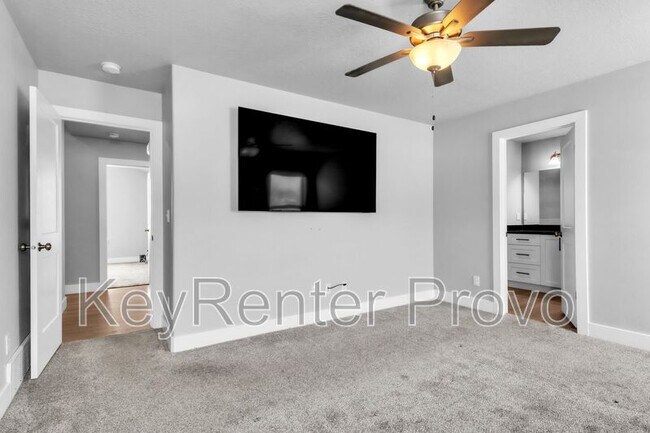 Building Photo - 1226 N 150 E