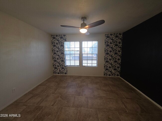 Building Photo - 2333 E Southern Ave