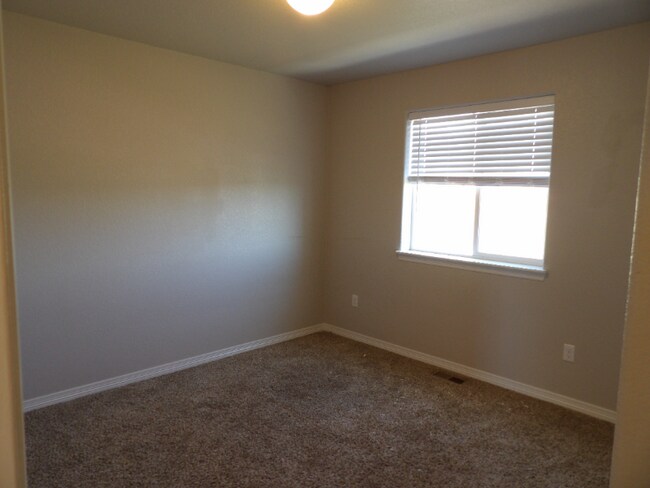 Building Photo - 13534 Park Gate Dr