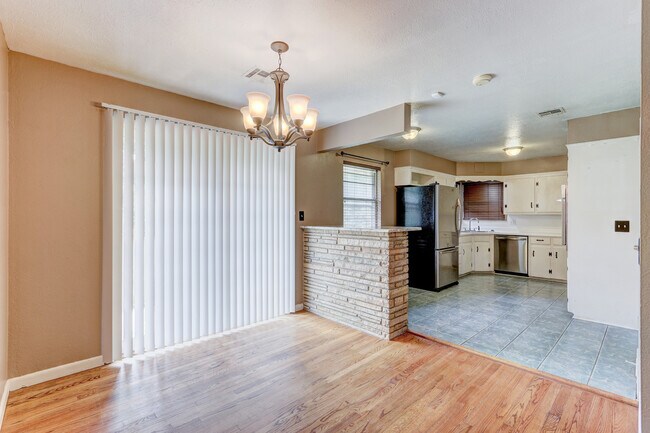 Building Photo - Spacious 3-Bedroom Home with a Fenced Yard...