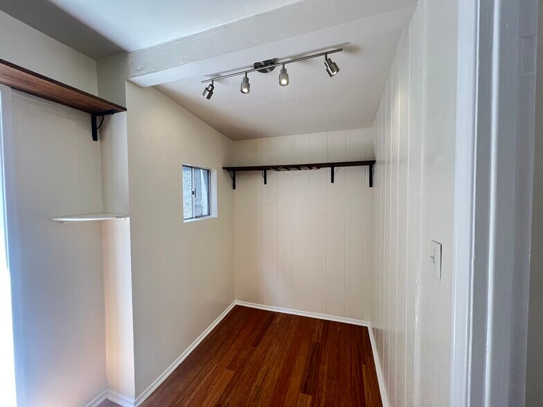 Building Photo - 2019 Cypress Ave