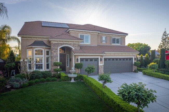 Building Photo - 10509 N Sierra Vista Ave