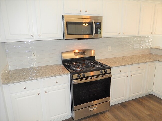 Building Photo - 304 Millicent Way