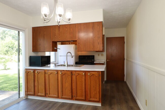 Building Photo - 3 Bedroom Thorntown Rambler!